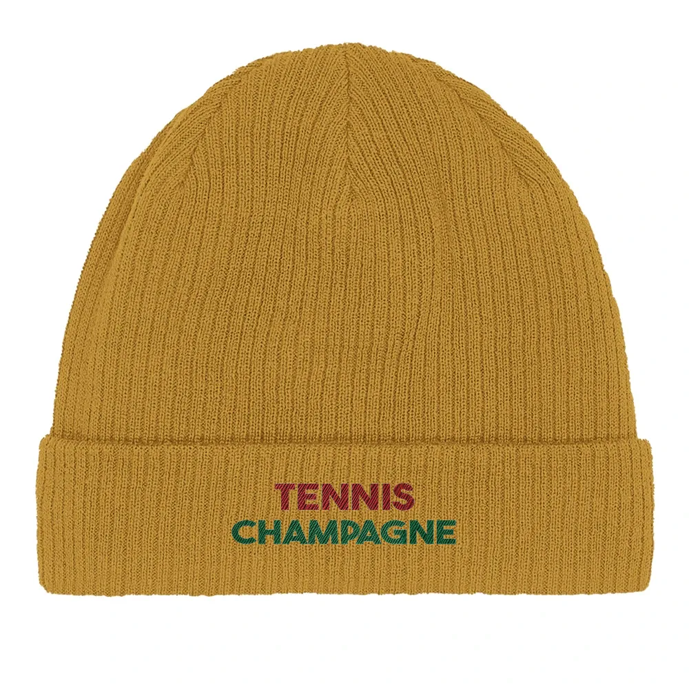 Embroidered beanie featuring a small tennis motif on a cotton fabric
