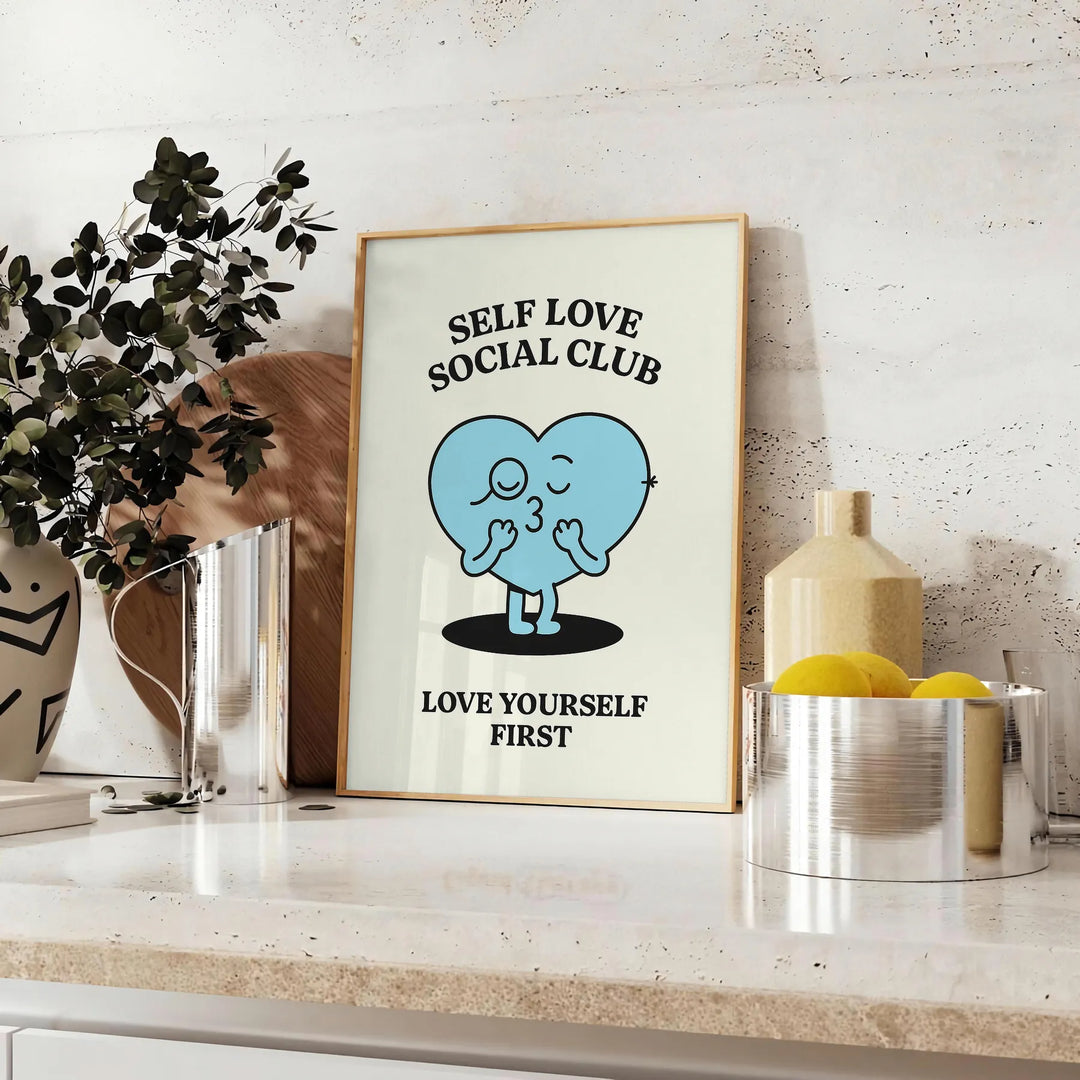 Svartvitt typografiskt mönster med 'Self Love Social Club' i minimalistisk stil