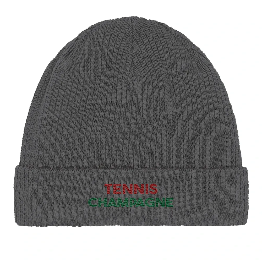 Embroidered beanie featuring a small tennis motif on a cotton fabric