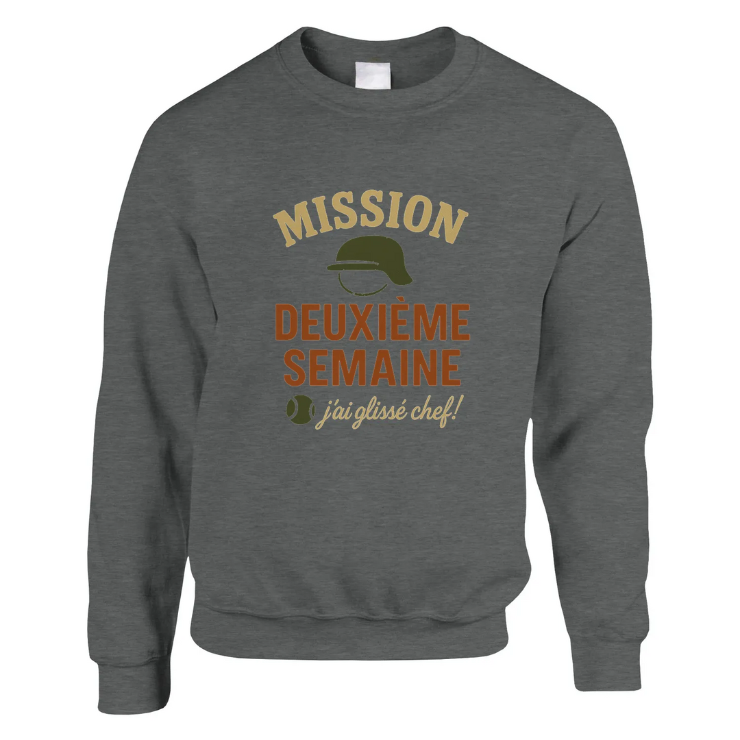 Crewneck sweater featuring a graphic of tennis elements with text 'Mission 2eme Semaine Tennis'