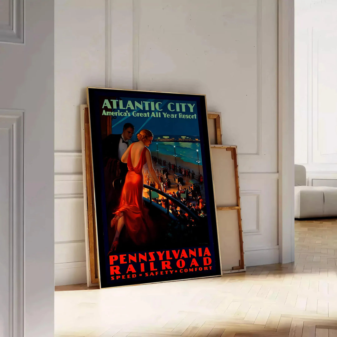 Mid-Century-Stil-Poster mit Atlantic City in Grautönen und Schwarz - an eine weiße Paneelwand gelehnt auf Fischgrätparkett