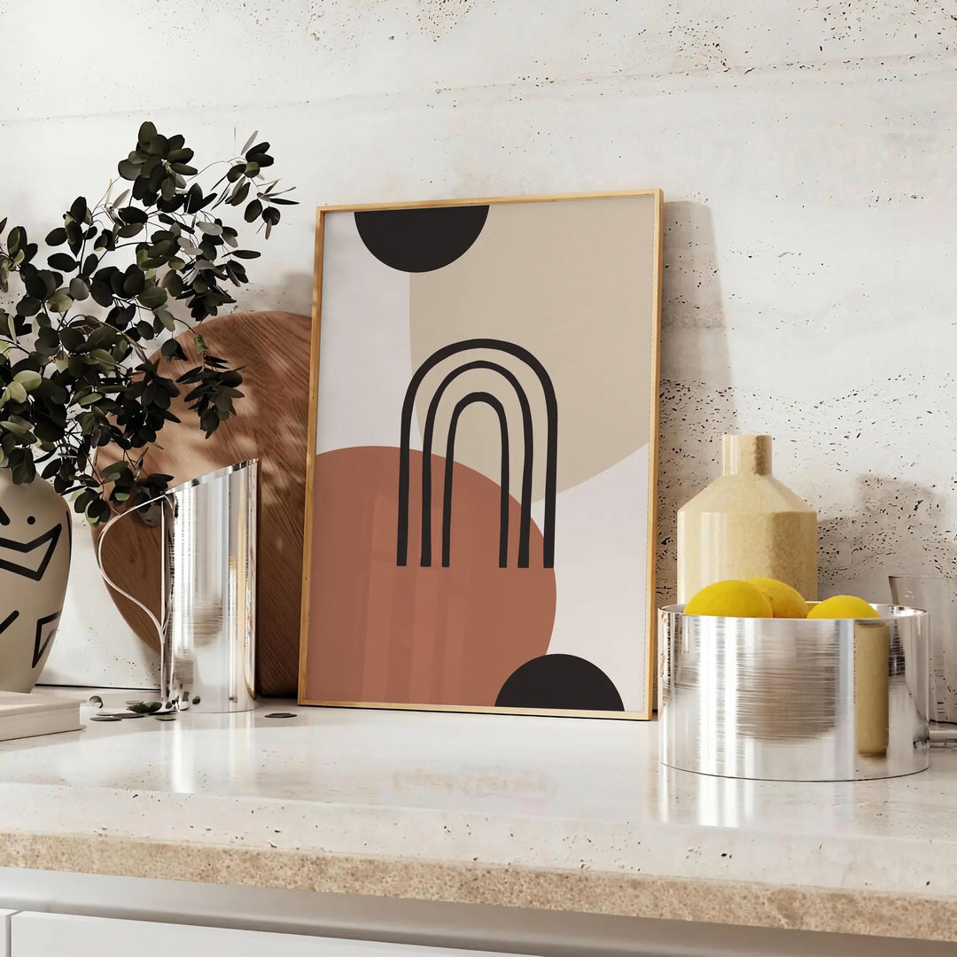 Design astratto bohemien con tonalità terrose e forme organiche - su un piano con eucalipto e una ciotola di limoni
