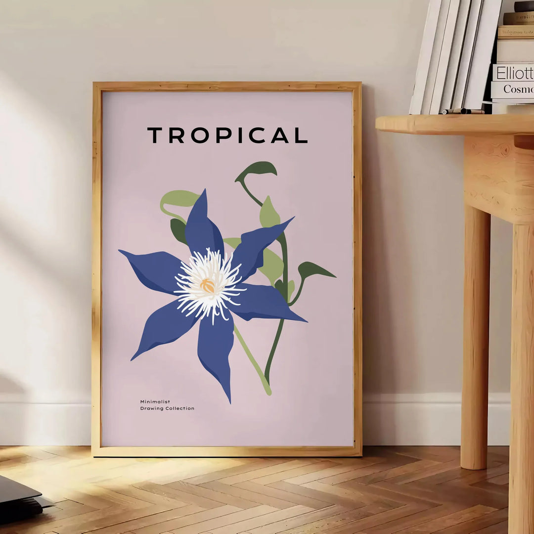 Illustrazione botanica con piante arancioni e grigie su uno sfondo testurizzato - accanto a un tavolino rotondo in legno con libri