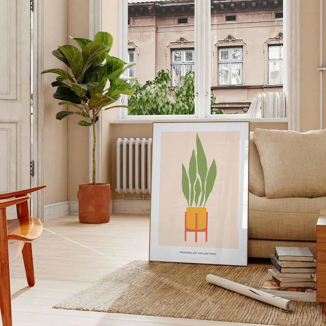 Üppige grüne Pflanzen in einem botanischen Garten vor schwarzem Hintergrund - in einem Pariser Wohnzimmer mit Sofa und einer Geigenfeige