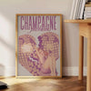Design astratto con toni terra e sfumature verdi, testo 'Champagne Problems' - accanto a un tavolino rotondo in legno con libri