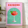Uma ilustração colorida de um coquetel daiquiri com tons verdes e laranjas - num quarto luminoso e minimalista com planta e poltrona