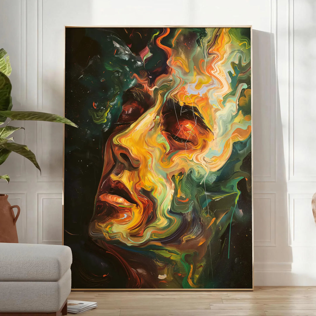 Composizione astratta con forme e texture verdi e gialle - in una stanza luminosa e minimalista con pianta e poltrona