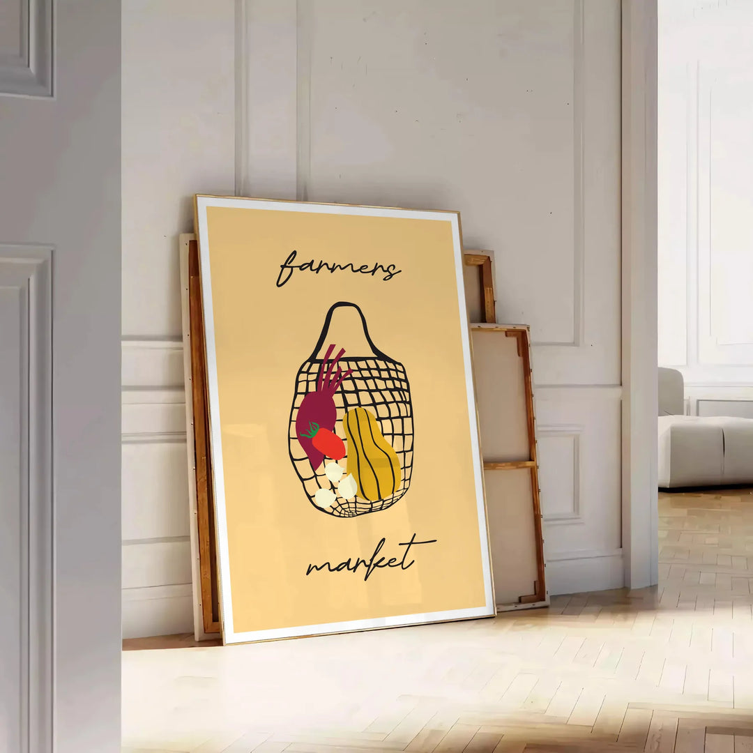 Misto colorato di frutta su sfondo nero - appoggiato su un pavimento a spina di pesce contro una parete a pannelli
