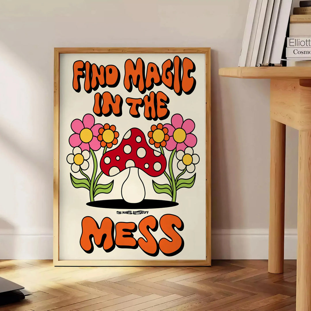 Affiche vibrante Magie Désordre nuances jaune orange une touche groovy intérieur cadeau cadre unique - à côté d'une table d'appoint ronde en bois avec des livres