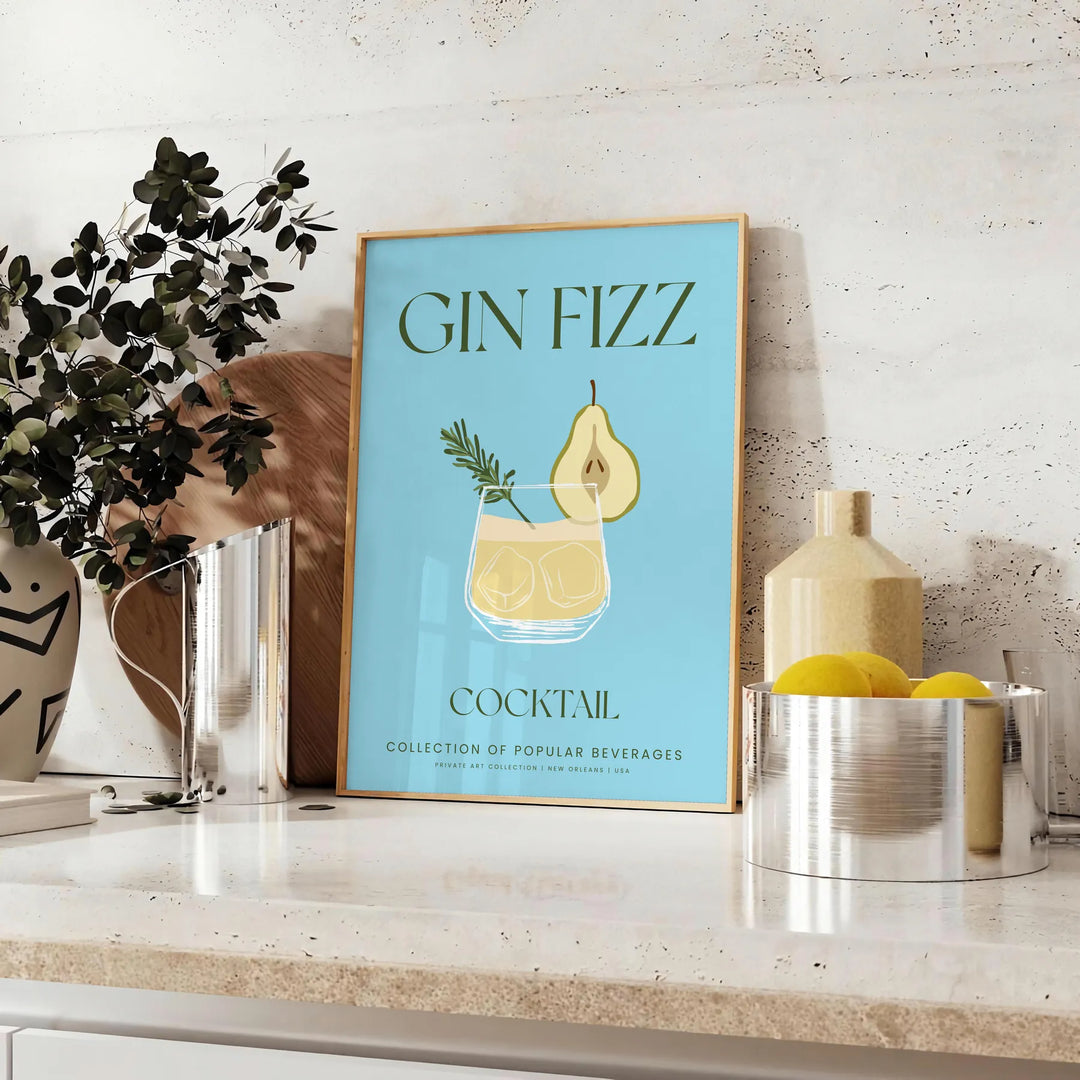 Illustrazione di un cocktail Gin Fizz in un bicchiere con tonalità verdi e grigie - su un piano con eucalipto e una ciotola di limoni