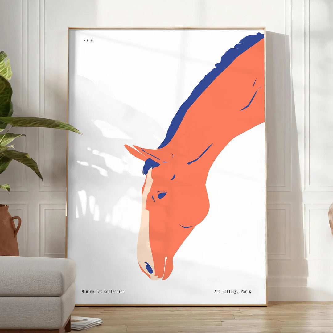 Un cheval galopant à travers un paysage cosmique avec des nuances orange et bleu - dans une pièce lumineuse épurée avec plante et fauteuil