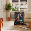 Pintura al óleo en impasto abstracta con tonos verdes y grises, pinceladas texturizadas - en un salón parisino con sofá y un ficus