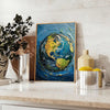 Pintura a óleo em impasto com tons texturizados de verde e azul - sobre uma bancada com eucalipto e uma taça de limões