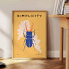 Affiche captivante faune insectes nuances vert bleu une touche nature intérieur un cadeau unique cadre disponible - à côté d'une table d'appoint ronde en bois avec des livres