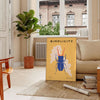 Affiche captivante faune insectes nuances vert bleu une touche nature intérieur un cadeau unique cadre disponible - dans un salon parisien avec canapé et ficus