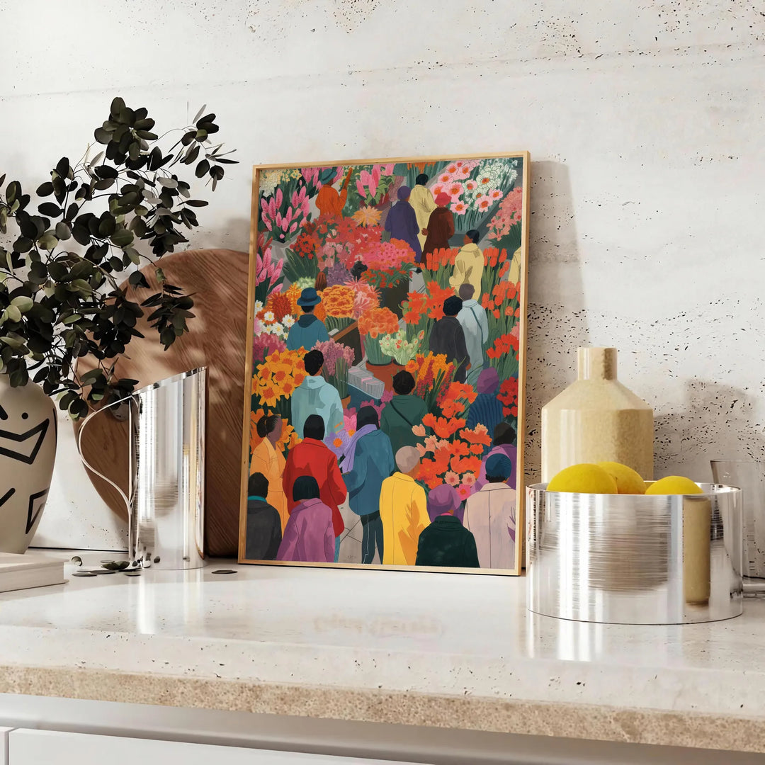 Japanische Kunstdruck mit traditionellen Motiven in Grau- und Grüntönen - auf einer Arbeitsplatte mit Eukalyptus und einer Schale Zitronen