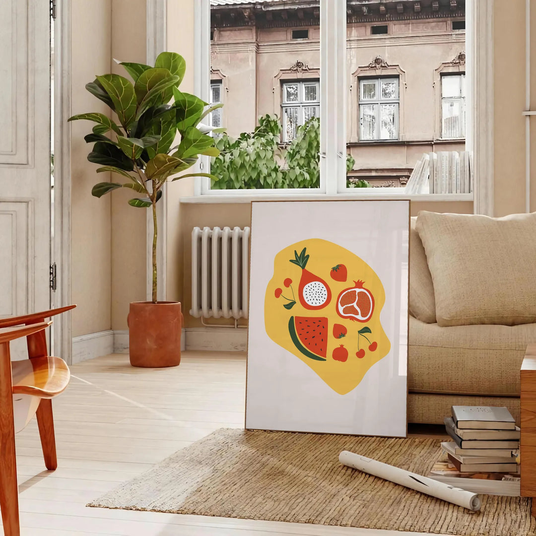 Una scena di cucina colorata con elementi verdi e arancioni, che presenta utensili e ingredienti culinari - in un soggiorno parigino con divano e un ficus