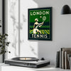 Art Deco-Illustration von Tennisspielern in Wimbledon, mit grünen und beigen Tönen