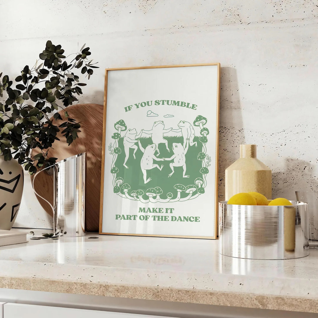 Design abstrait avec des formes vertes et blanches, inspiré par les mouvements de danse - sur un plan de travail avec eucalyptus et coupe de citrons
