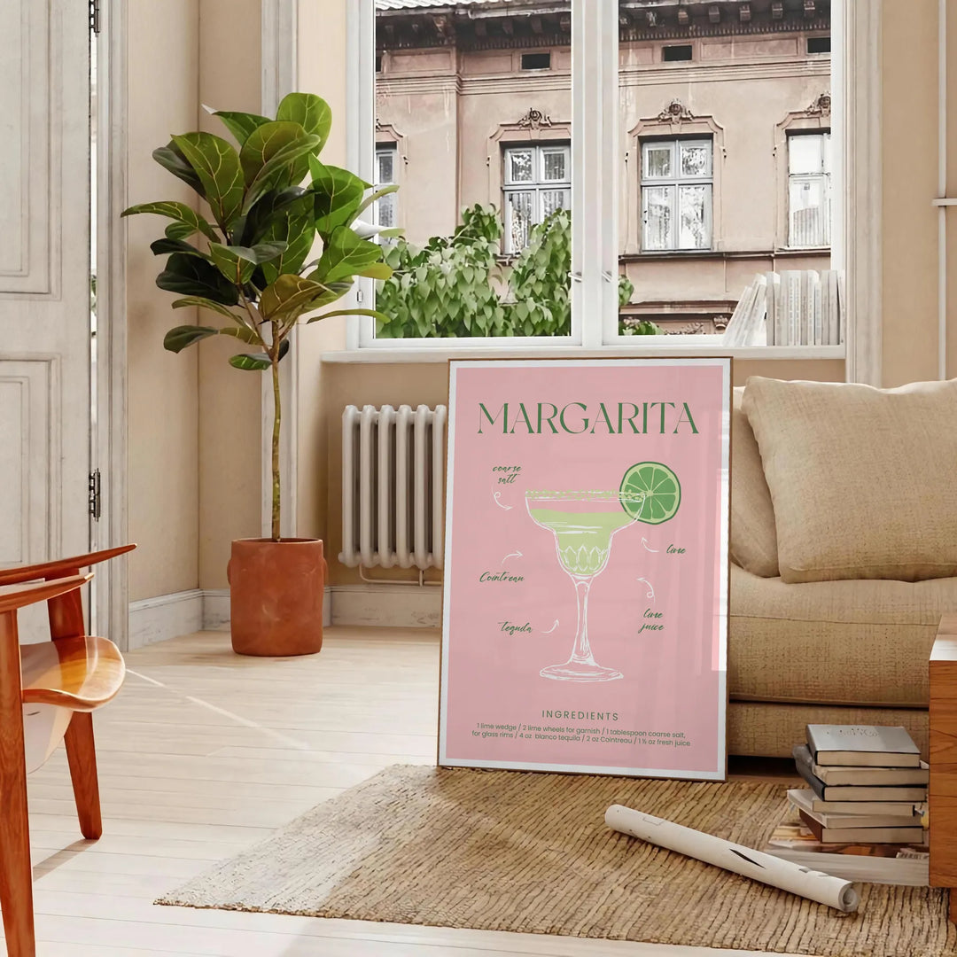 Uma ilustração colorida de um coquetel Margarita com tons verdes e laranjas - numa sala parisiense com sofá e um ficus