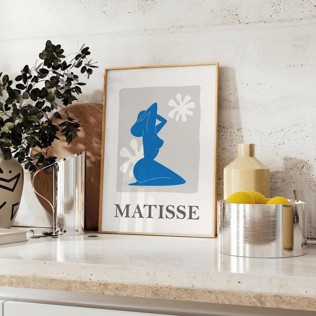 Poster Matisse di ritagli di carta con composizione astratta organica - su un piano con eucalipto e una ciotola di limoni