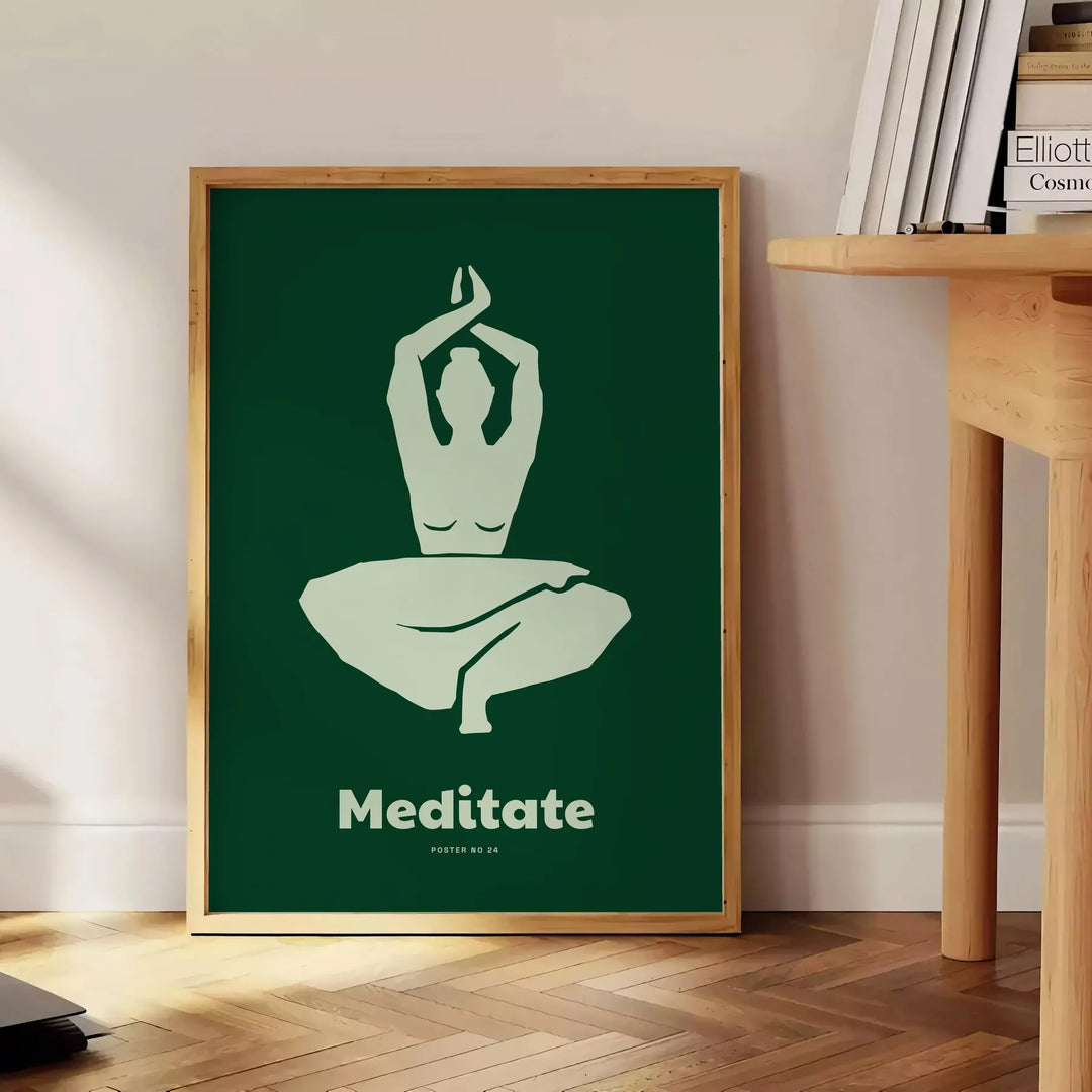 Una escena de yoga serena con una figura meditativa en tonos verdes y grises - junto a una mesa auxiliar redonda de madera con libros