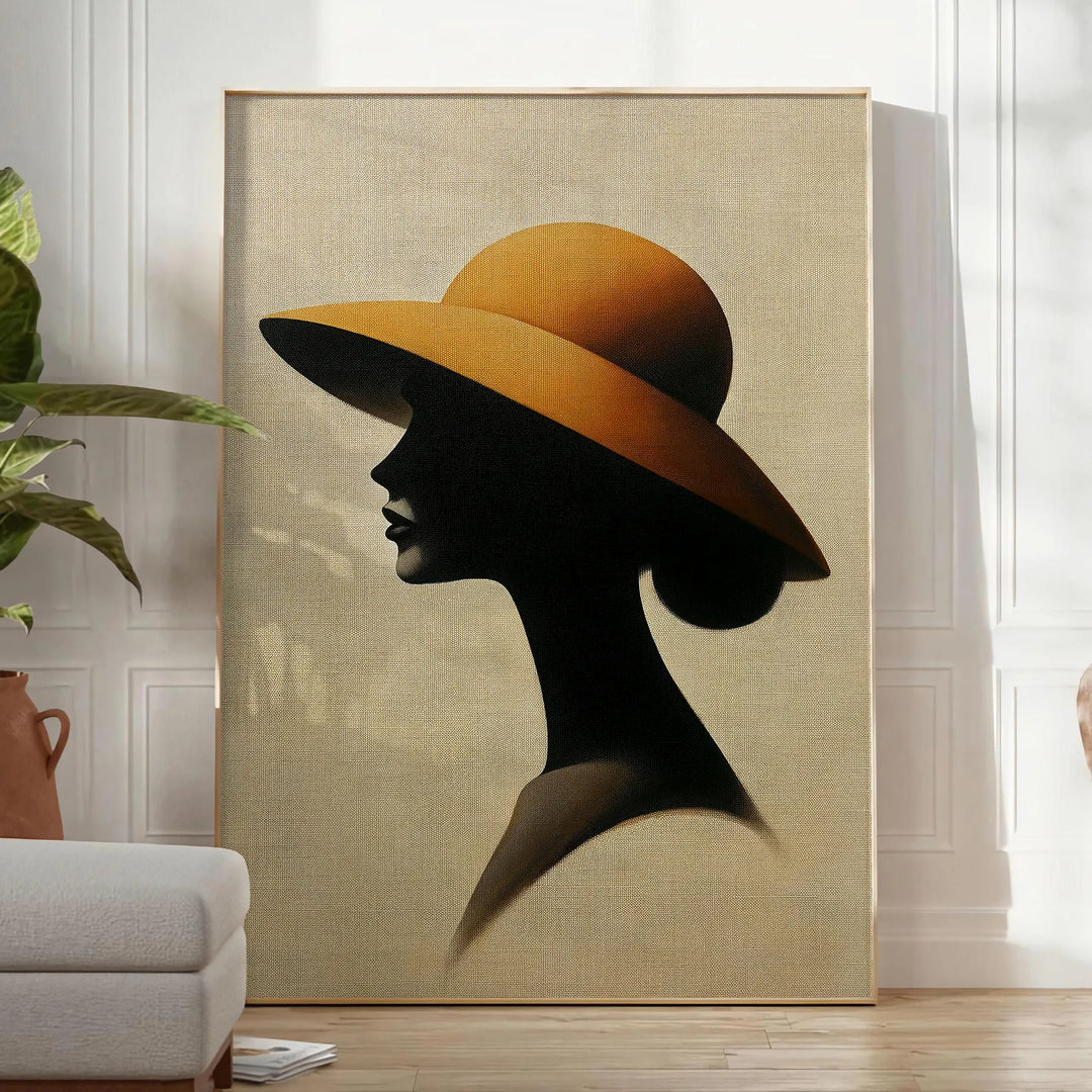 Silhouette di una donna in verde e nero, design minimalista - in una stanza luminosa e minimalista con pianta e poltrona