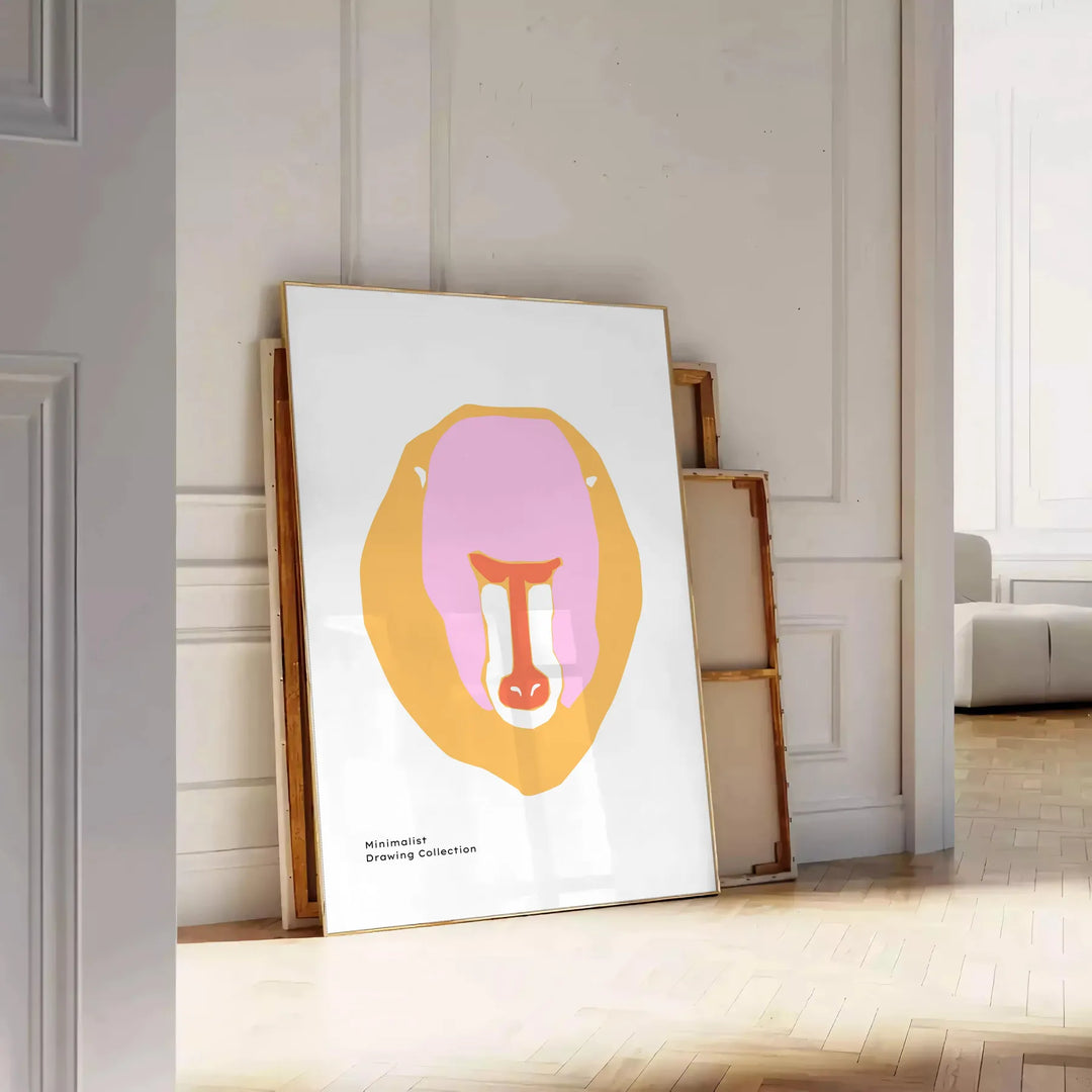 Un singe noir et orange représenté dans une pose ludique sur un fond neutre - posée sur un parquet à chevrons contre un mur à moulures