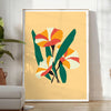 Representación abstracta de la naturaleza con tonos verdes y naranjas - en una habitación luminosa y minimalista con planta y sillón