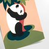 Um panda cercado por vegetação exuberante e tons laranja quentes - como impressão enrolada, sem moldura