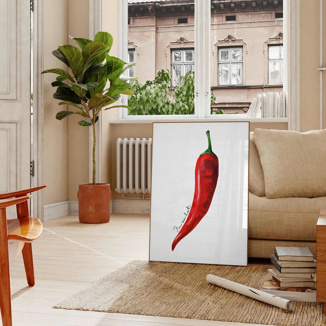Ein farbenfrohes Küchenbild mit roten und grünen Paprika in modernem Stil - in einem Pariser Wohnzimmer mit Sofa und einer Geigenfeige