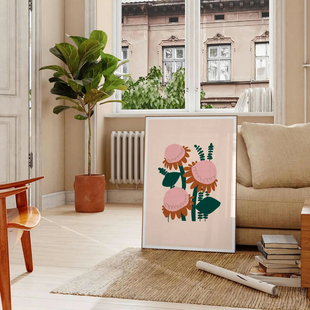 Illustration de plante luxuriante verte avec des accents orange sur un fond sombre - dans un salon parisien avec canapé et ficus