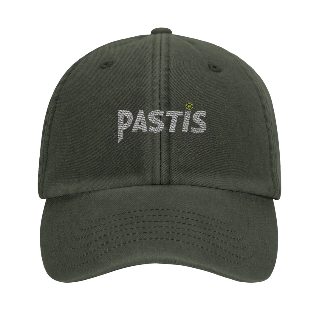 Gorra bordada con el logo 'Pastis Marseille' en un estilo vintage