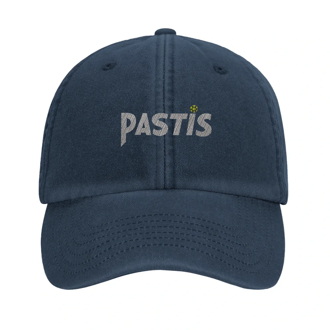 Gorra bordada con el logo 'Pastis Marseille' en un estilo vintage
