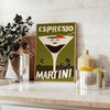 Illustrazione di un cocktail Espresso Martini in colori arancione e verde